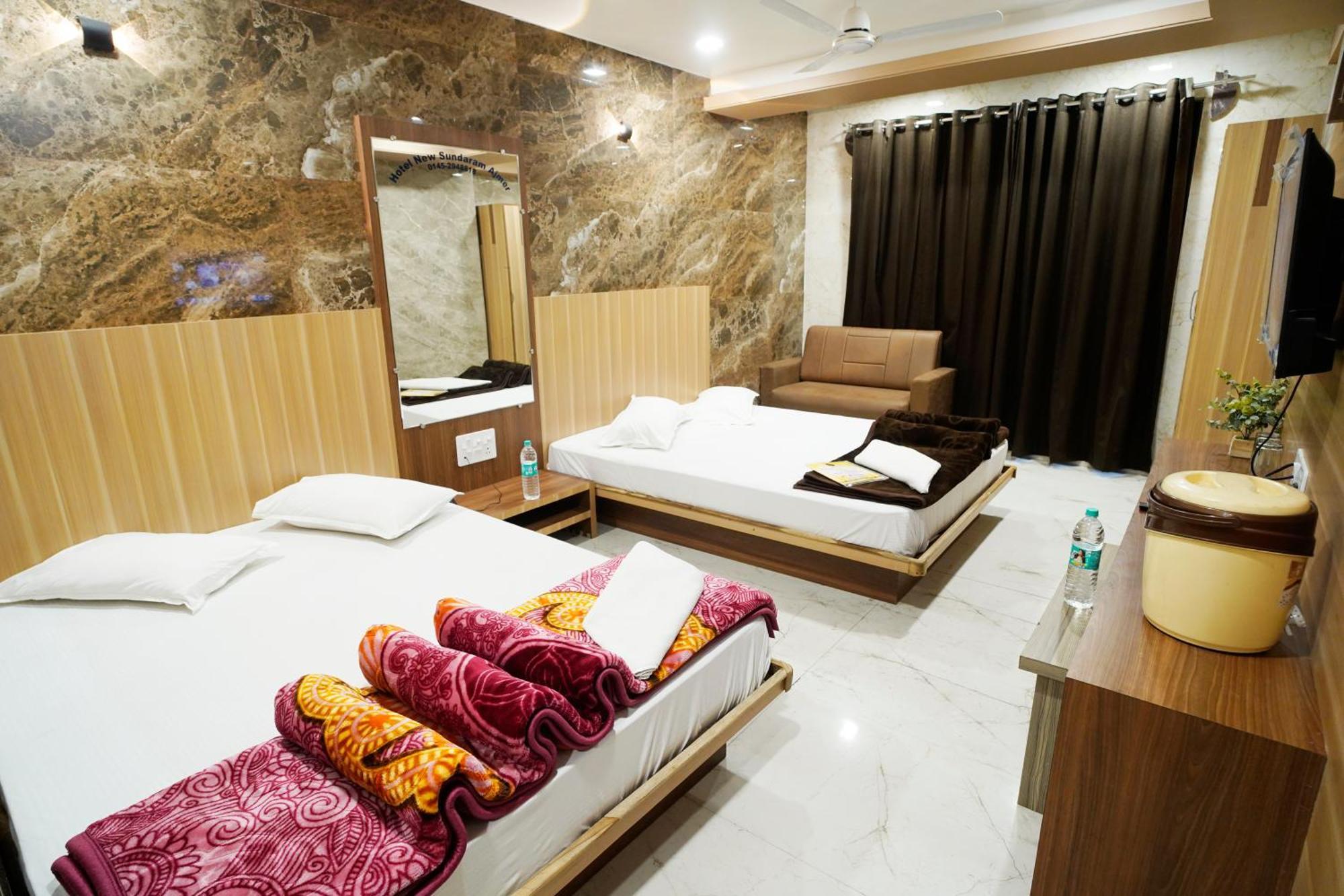 Hotel New Sundaram 150 Mtrs From Dargah Аджмер Экстерьер фото