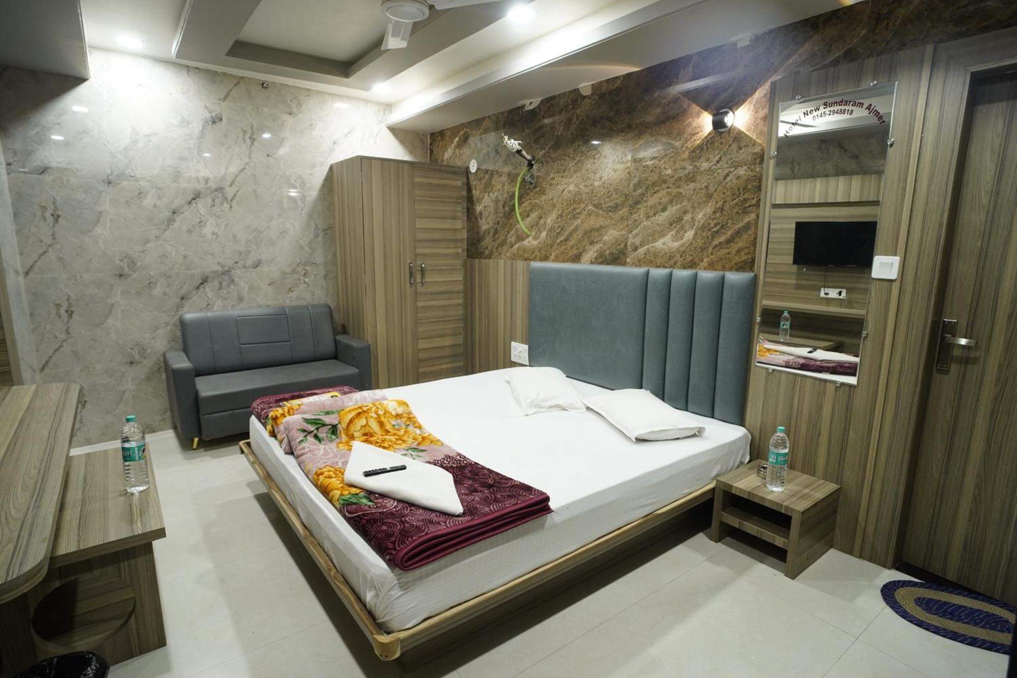 Hotel New Sundaram 150 Mtrs From Dargah Аджмер Экстерьер фото